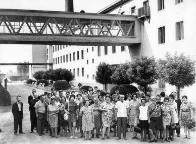1974 - Munkás - Paraszt találkozó keretén belül a Lenin TSZ dolgozói látogattak a gyárba - Fotó: Bathó László 
